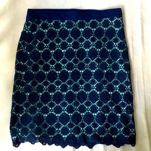 Vince Camuto Dresses & Skirts - Vince Camuto Lace Skirt